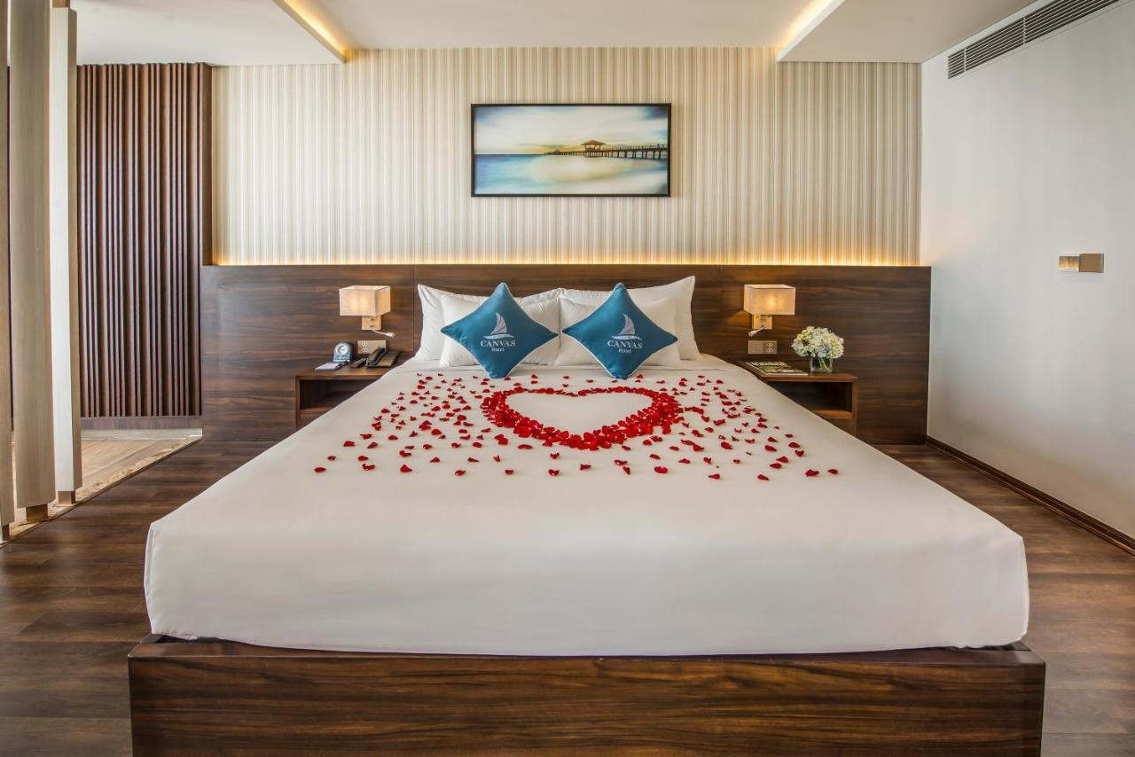 Canvas Danang Beach Hotel Buitenkant foto