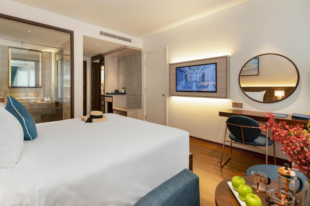 Canvas Danang Beach Hotel Buitenkant foto