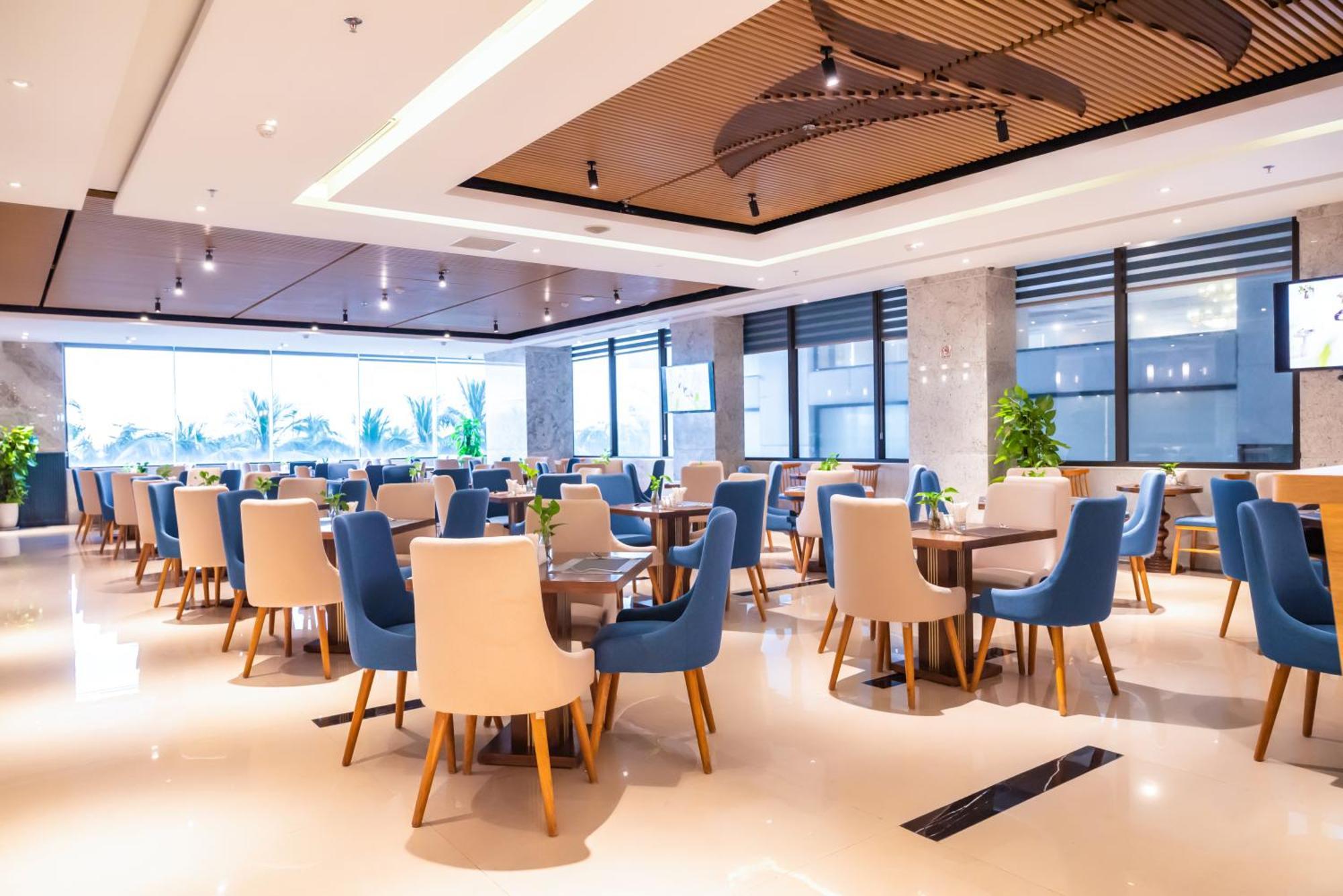 Canvas Danang Beach Hotel Buitenkant foto