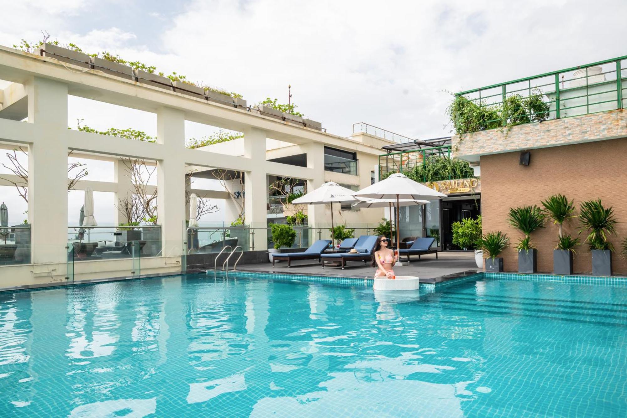 Canvas Danang Beach Hotel Buitenkant foto
