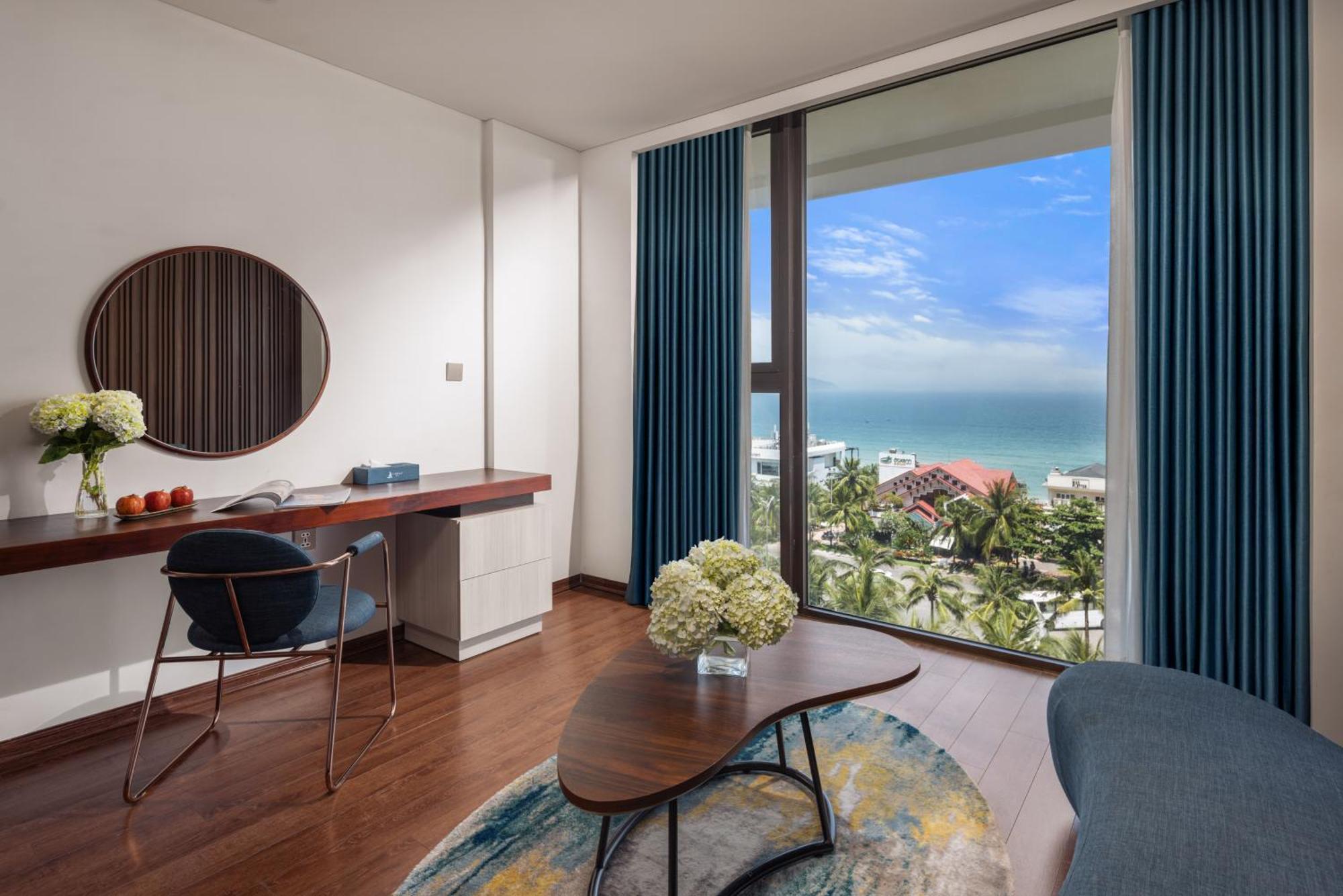 Canvas Danang Beach Hotel Buitenkant foto